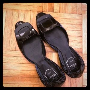 Roger Vivier black flat